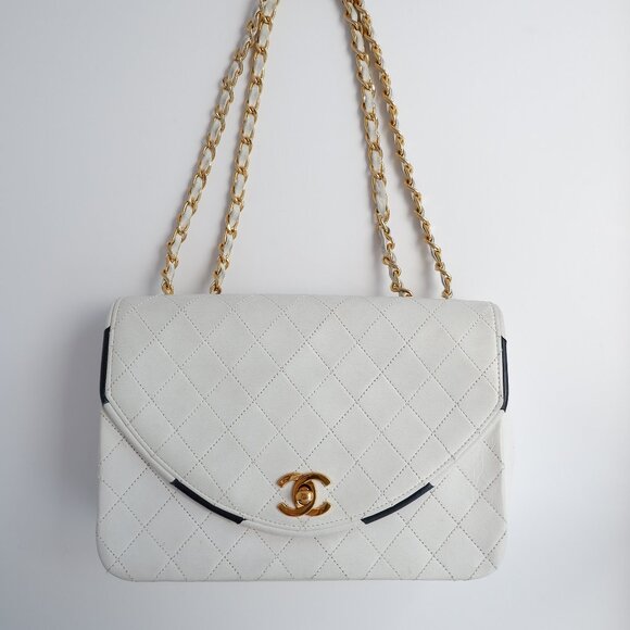 Authentic Preowned Vintage Chanel White Single Flap Bag - GHW - Picture 2 of 16
